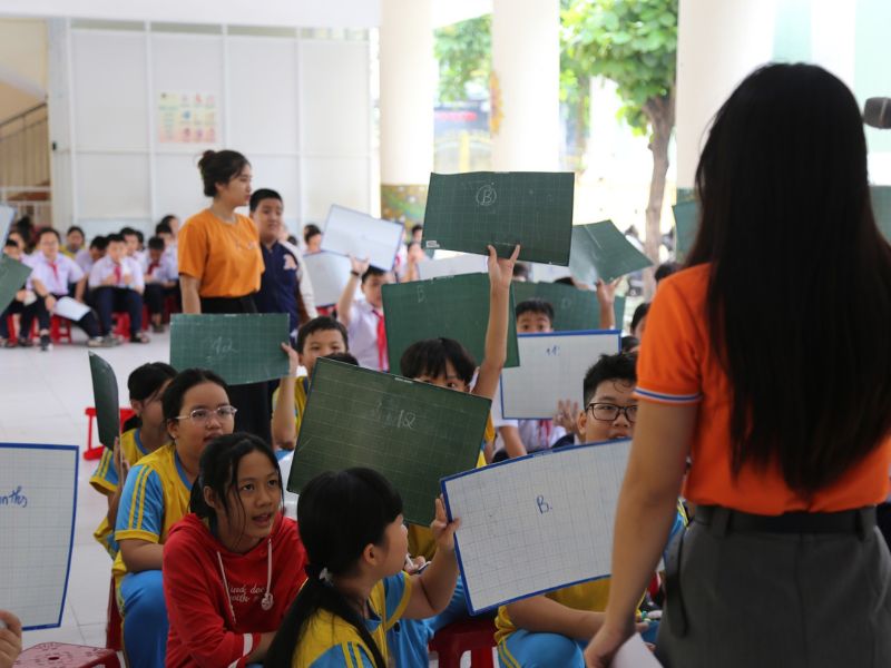 IRIS Junior - Chương trình "Rung Chuông Vàng" tại Tiểu học Lê Quang Sung 4 iris junior chuong trinh rung chuong vang tai tieu hoc le quang sung 4