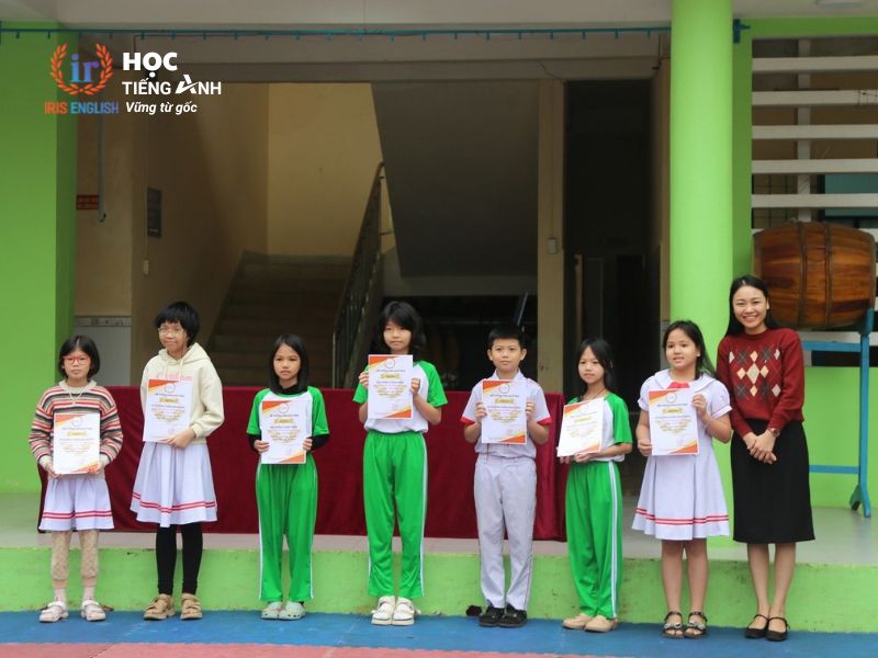 iris junior tang hoc bong don xuan 2024 tai tieu hoc huynh ngoc hue 3