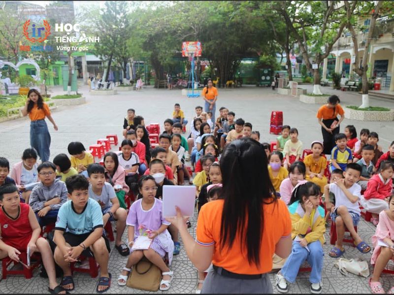 IRIS Junior - Triển khai Câu lạc bộ Tiếng Anh Nghe - Nói tại Đà Nẵng 2 iris junior trien khai cau lac bo tieng anh nghe noi tai da nang 2