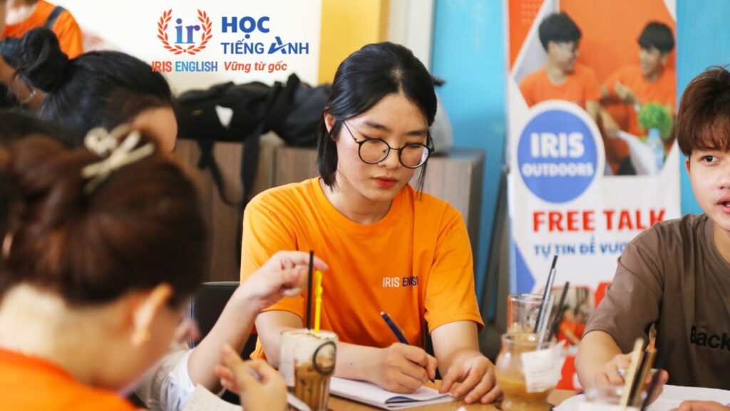 Chương trình ưu đãi học phí IRIS English tháng 10 - Tháng của nàng 3 Chương trình ưu đãi học phí khóa học dành cho sinh viên, người đi làm