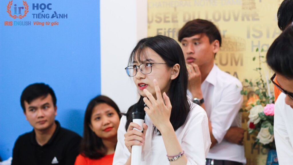 Chương trình ưu đãi học phí IRIS English tháng 10 - Tháng của nàng 7 Tiếng Anh là ngôn ngữ mà ngôn ngữ thì phải dùng được
