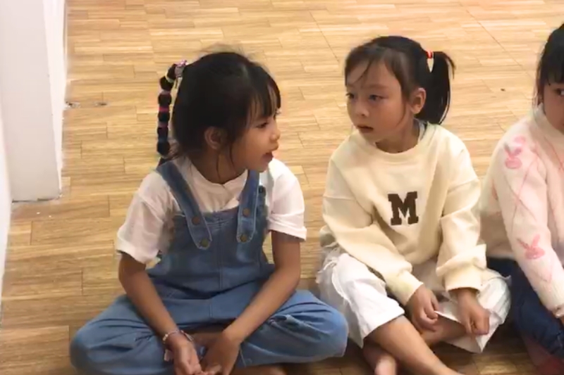 Khóa học dành cho kids 8 chuong trinh hoc tieng anh cho tre em debate