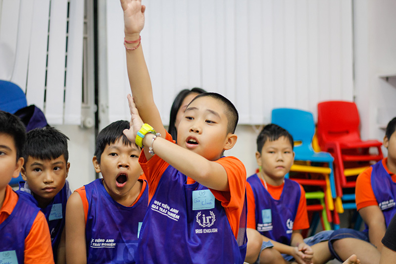 IRIS English – Học Tiếng Anh vững từ gốc 18 khoa danh van chuan am phonic